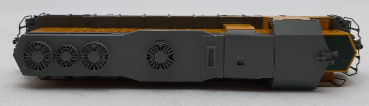 Kato 37-02D HO Scale Union Pacific EMD GP35 Phase 1a Diesel Locomotive #762 EX/Box