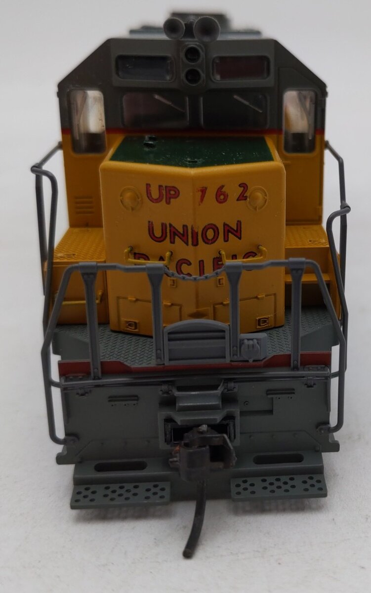 Kato 37-02D HO Scale Union Pacific EMD GP35 Phase 1a Diesel Locomotive #762 EX/Box