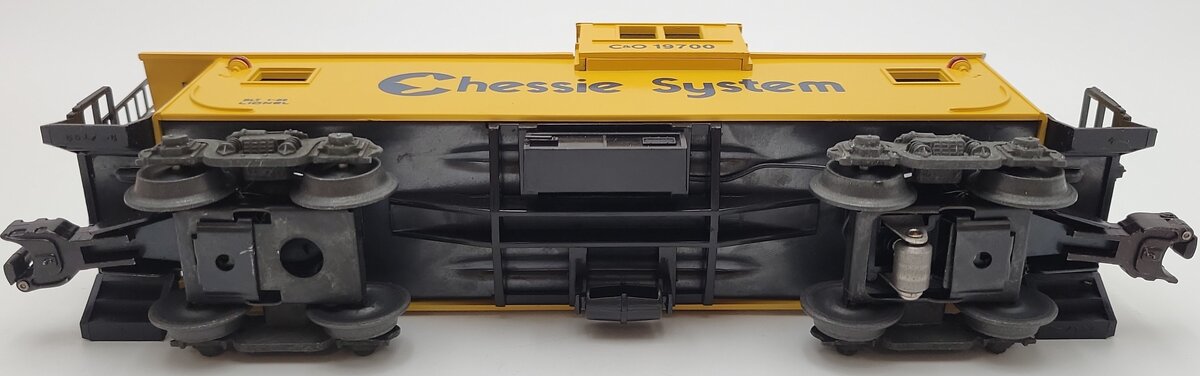Lionel 6-19700 O Chessie System Extended Vision Illuminated Caboose #19700 VG/Box