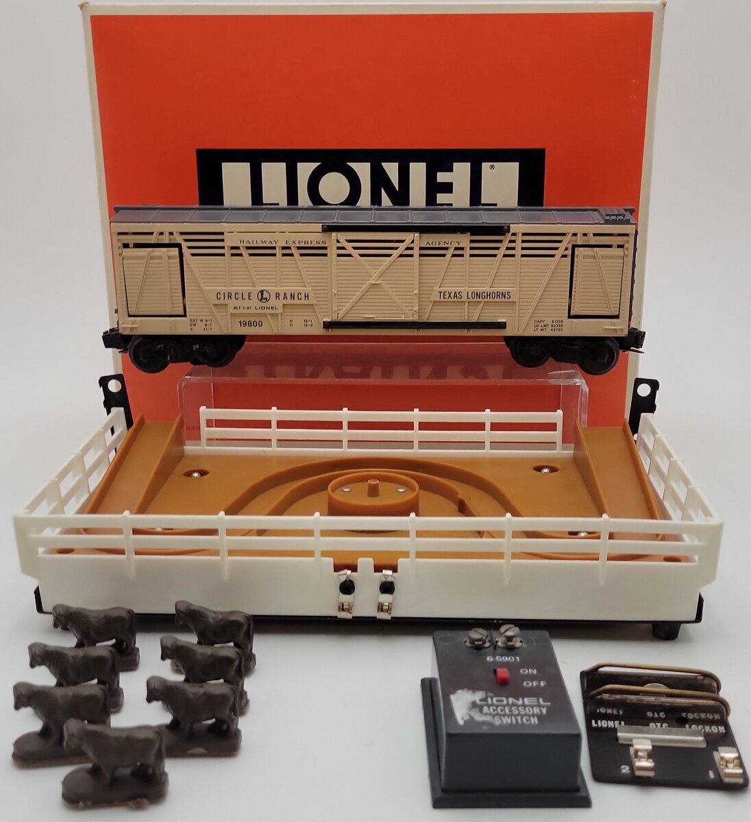 Lionel 6-19800 O Circle L Ranch Operating Cattle Car Set EX/Box
