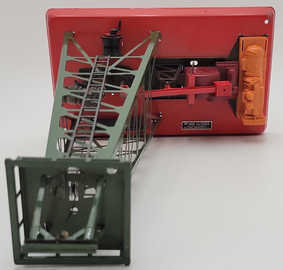 Lionel 455 Vintage O Operating Oil Derrick and Pumper