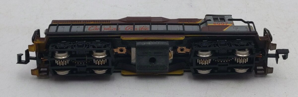 Bachmann 4601 N Scale Southern Pacific EMD GP40 Diesel Locomotive #7031 EX/Box