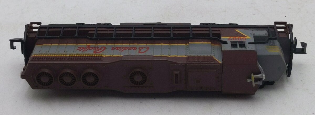 Bachmann 4601 N Scale Southern Pacific EMD GP40 Diesel Locomotive #7031 EX/Box