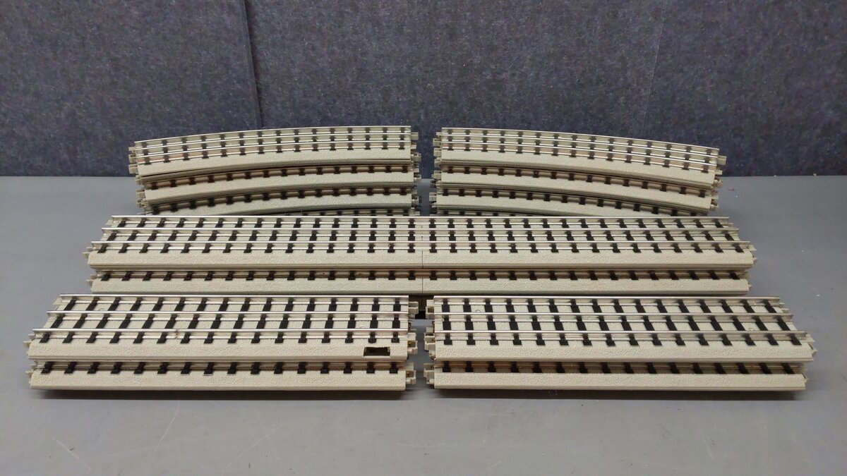 MTH Assorted Standard RealTrack - Oval Set [30] EX