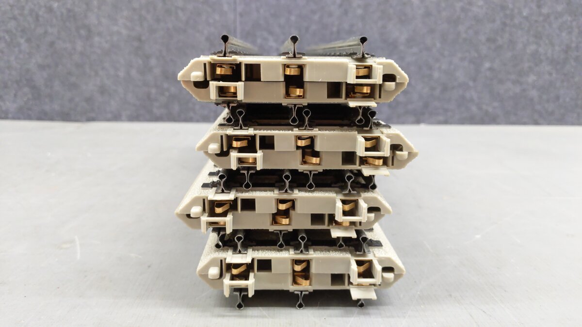 MTH Assorted Standard RealTrack - Oval Set [30] EX