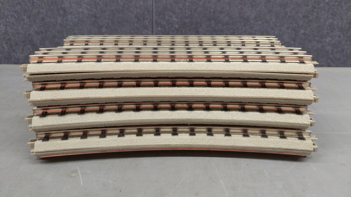 MTH Assorted Standard RealTrack - Oval Set [30] EX