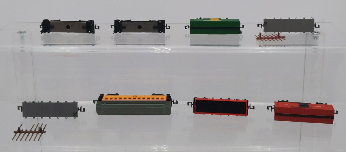 Bachmann N Scale Assorted Freight Cars [8] EX