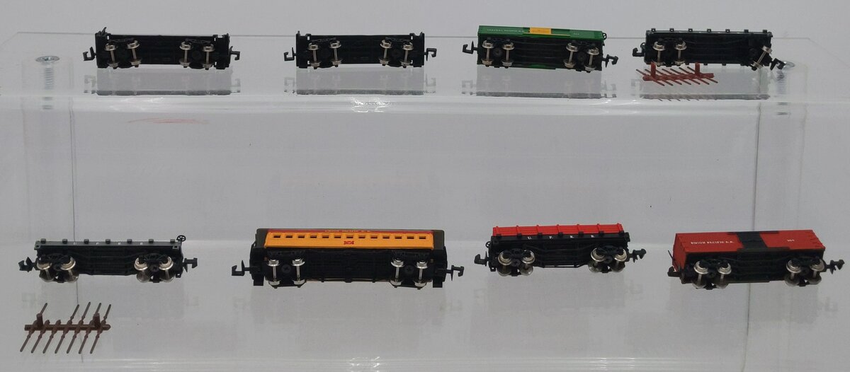 Bachmann N Scale Assorted Freight Cars [8] EX