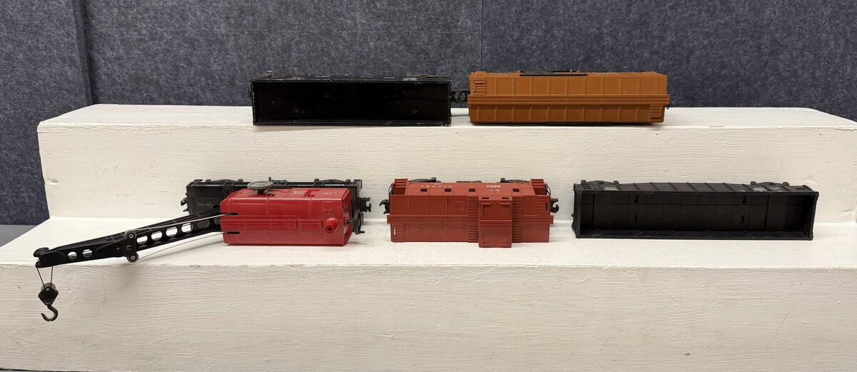 Lionel Vintage O Freight & Operating Cars: X3464, 6257,6462, 6456, 6560 [5] VG