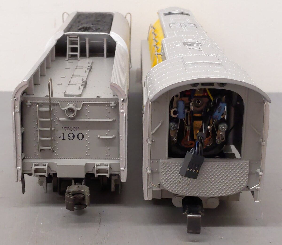 Lionel 6-18043 O Chesapeake & Ohio Streamlined Hudson & Tender #490 with RSII EX/Box