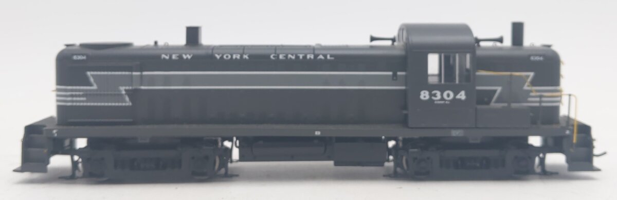 Athearn 94012 HO Scale New York Central Rs-3 Diesel locomotive #8304 EX