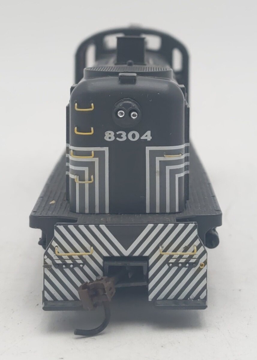 Athearn 94012 HO Scale New York Central Rs-3 Diesel locomotive #8304 EX