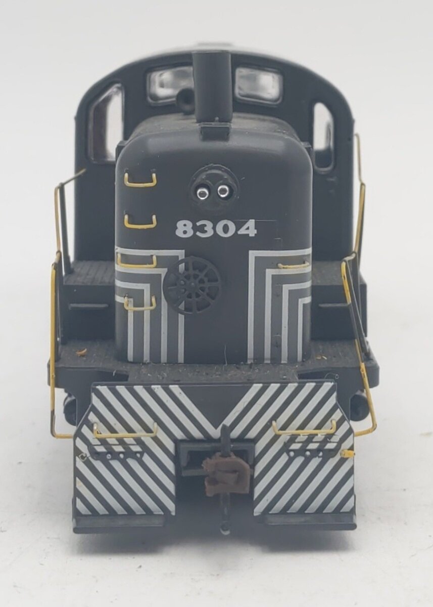 Athearn 94012 HO Scale New York Central Rs-3 Diesel locomotive #8304 EX