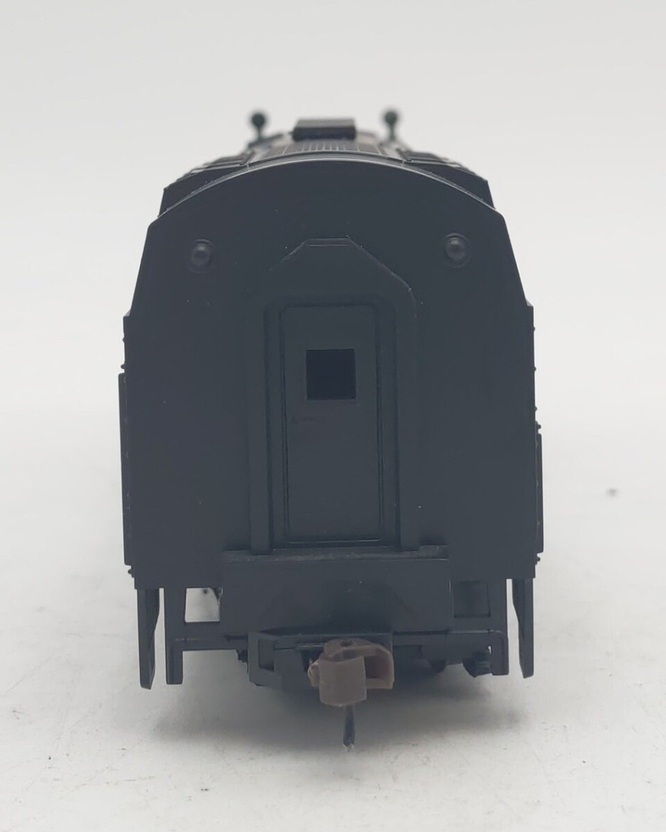 Roco 040-4105 HO Scale NYC Sharknose Diesel Locomotive #1209 EX