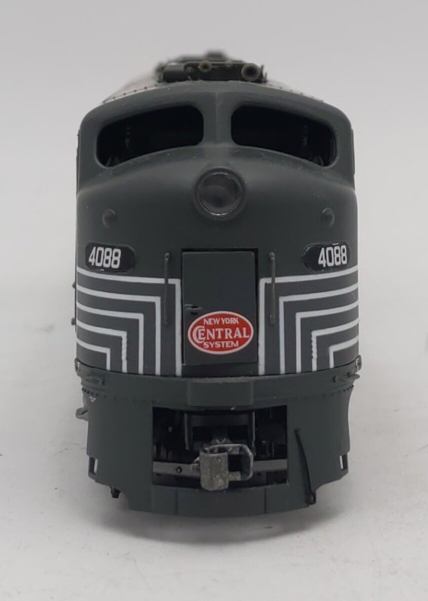 Proto 2000 920-31711 HO Scale NYC E8/9 Diesel Locomotive #4088 EX