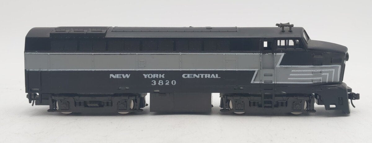 Roco 3820 HO NYC Shark Nose Powered Diesel Locomotive #3820 VG