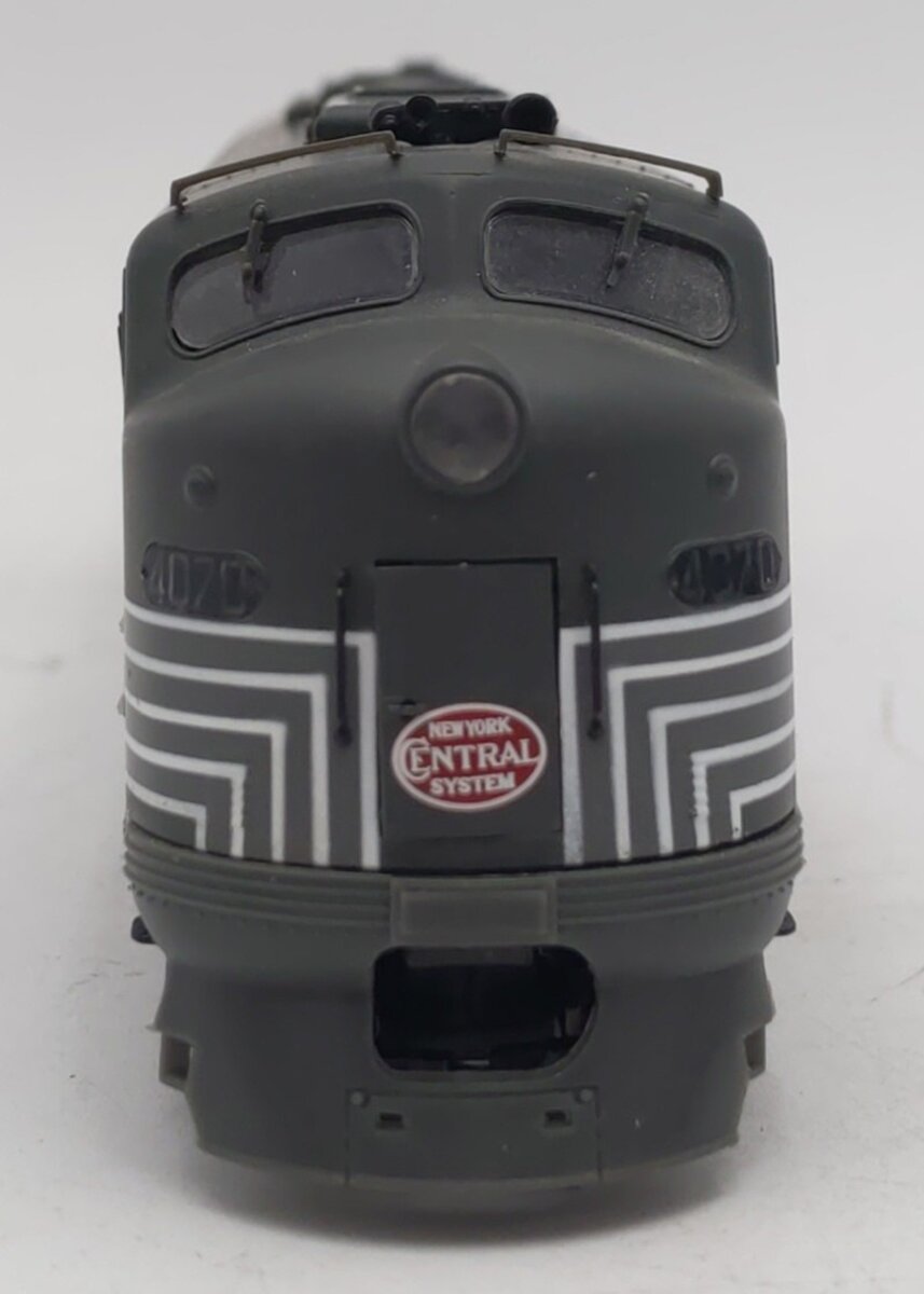 Proto 2000 8193 HO Scale New York Central E8/9 Diesel Locomotive #4070 EX