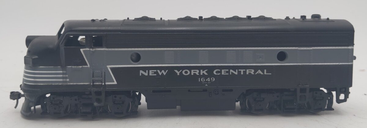 Athearn HO Scale NYC Powered Diesel Locomotive #1649 EX