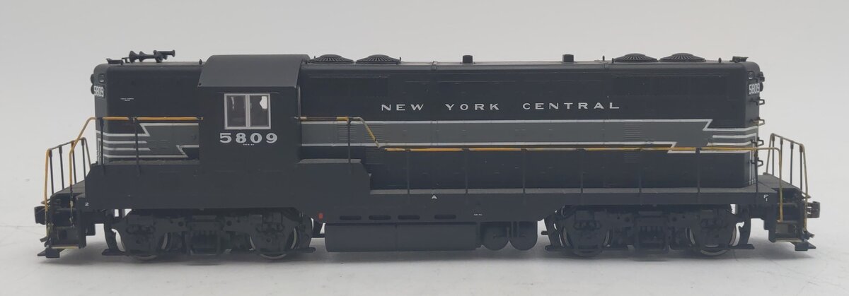 Proto 2000 23054 HO Scale NYC Powered GP-7 Diesel Locomotive #5809 EX