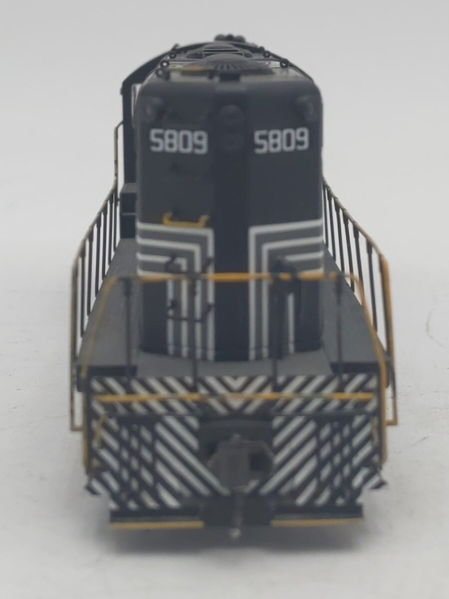 Proto 2000 23054 HO Scale NYC Powered GP-7 Diesel Locomotive #5809 EX