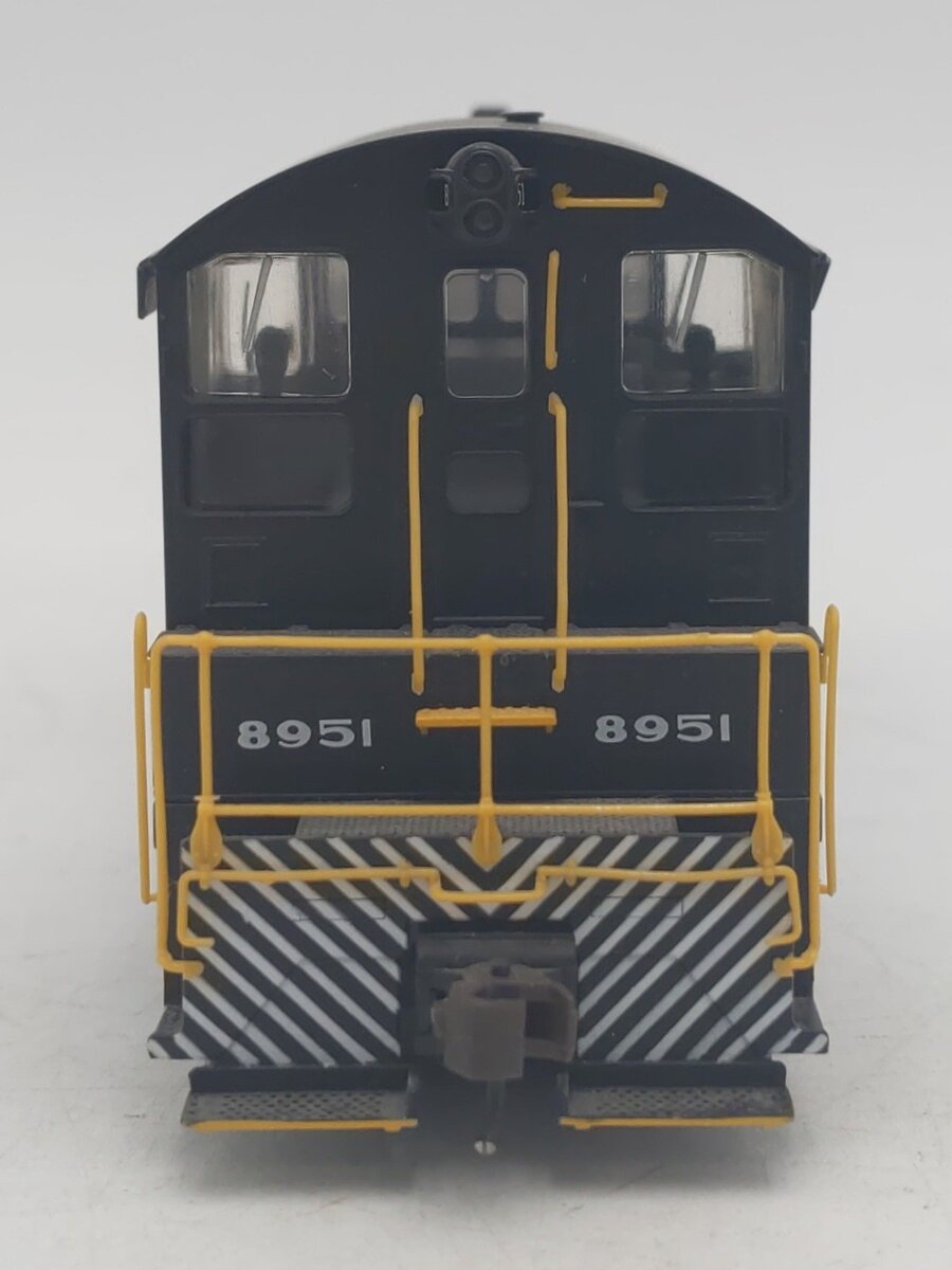 Proto 2000 21139 HO Scale NYC SW9 Diesel Locomotive #8951 EX