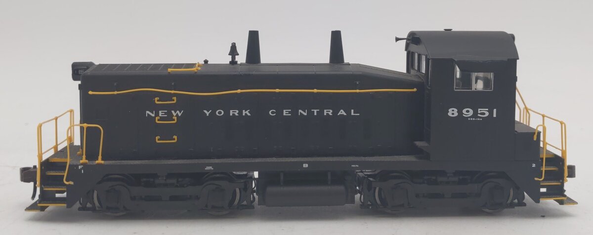 Proto 2000 21139 HO Scale NYC SW9 Diesel Locomotive #8951 EX