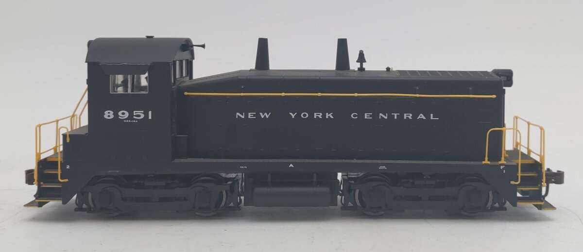 Proto 2000 21139 HO Scale NYC SW9 Diesel Locomotive #8951 EX