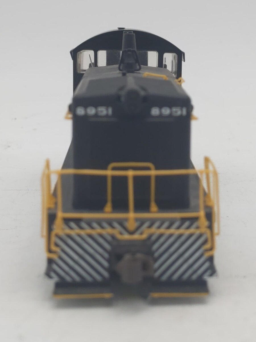 Proto 2000 21139 HO Scale NYC SW9 Diesel Locomotive #8951 EX