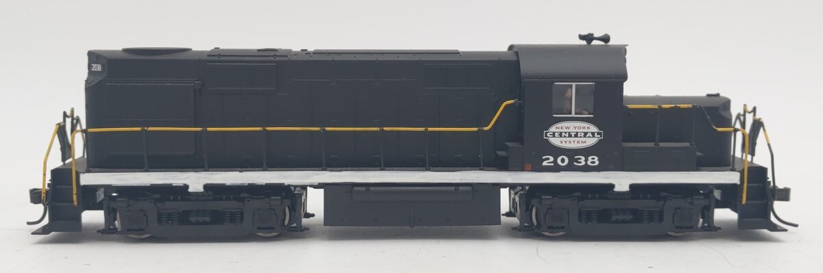 Atlas 10000567 HO Scale NYC RS32 Powered Diesel Locomotive #2038 EX