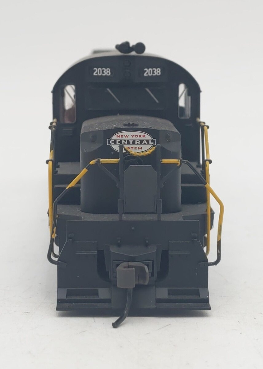 Atlas 10000567 HO Scale NYC RS32 Powered Diesel Locomotive #2038 EX