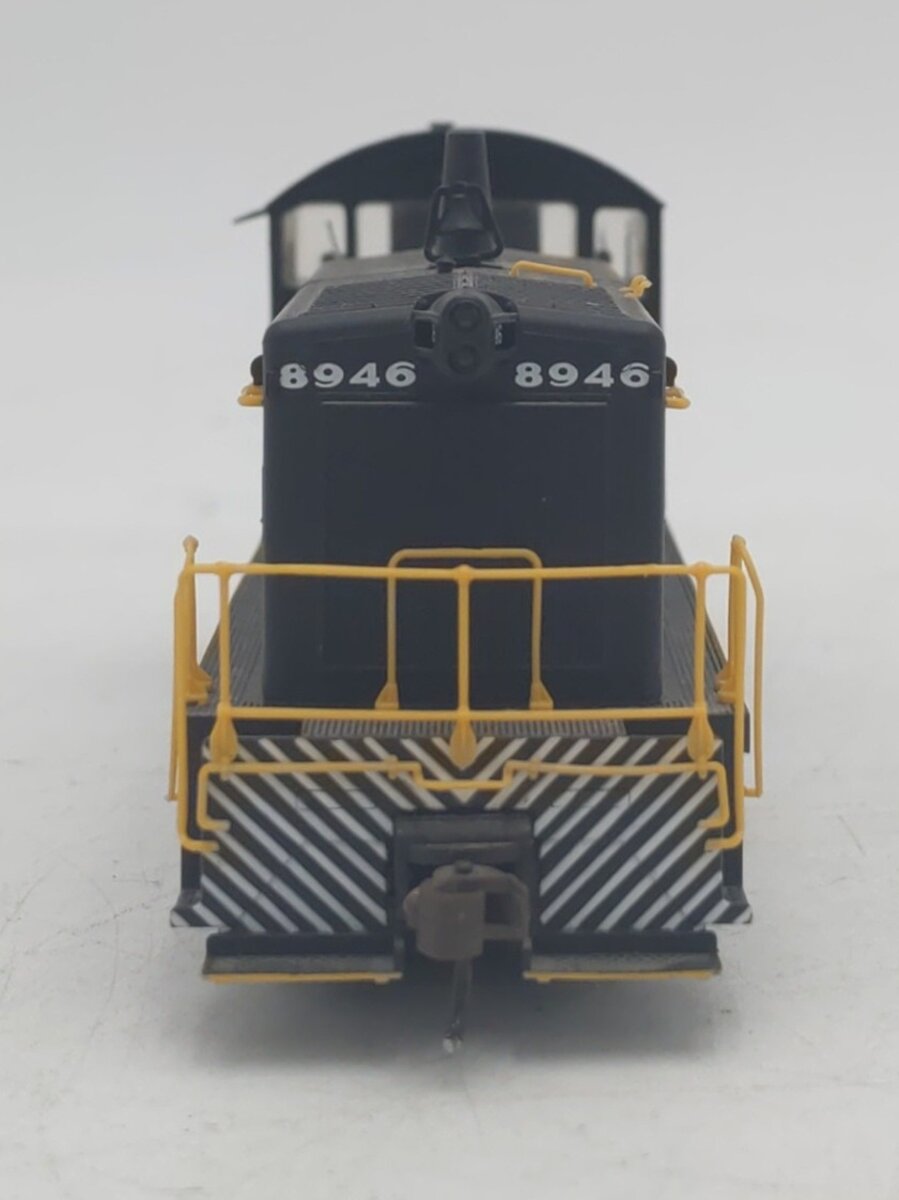 Proto 2000 21138 HO Scale NYC SW9 Diesel Locomotive #8946 EX