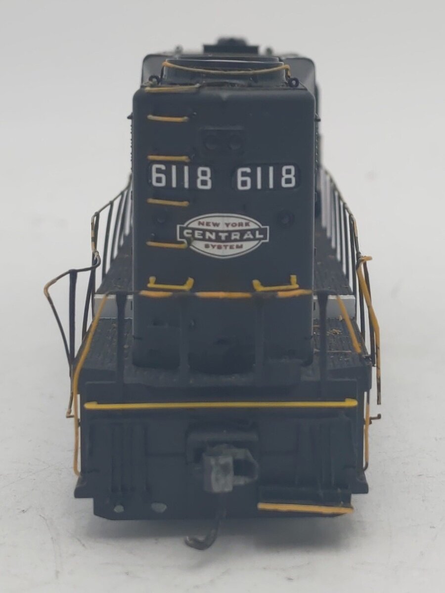 Proto 2000 21547 HO New York Central Powered GP-30 Diesel Locomotive #6118 VG