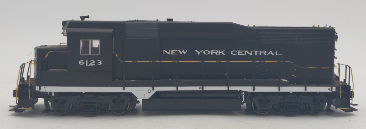 Proto 2000 21548 HO New York Central Powered GP-30 Diesel Locomotive #6123