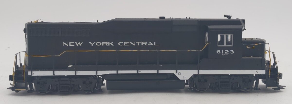 Proto 2000 21548 HO New York Central Powered GP-30 Diesel Locomotive #6123