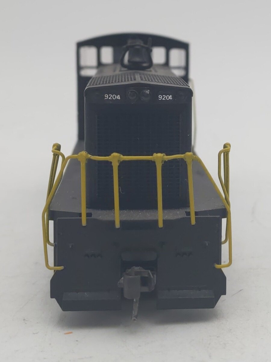 HO Scale Indiana Harbor Belt Powered Diesel Locomotive #9204 EX