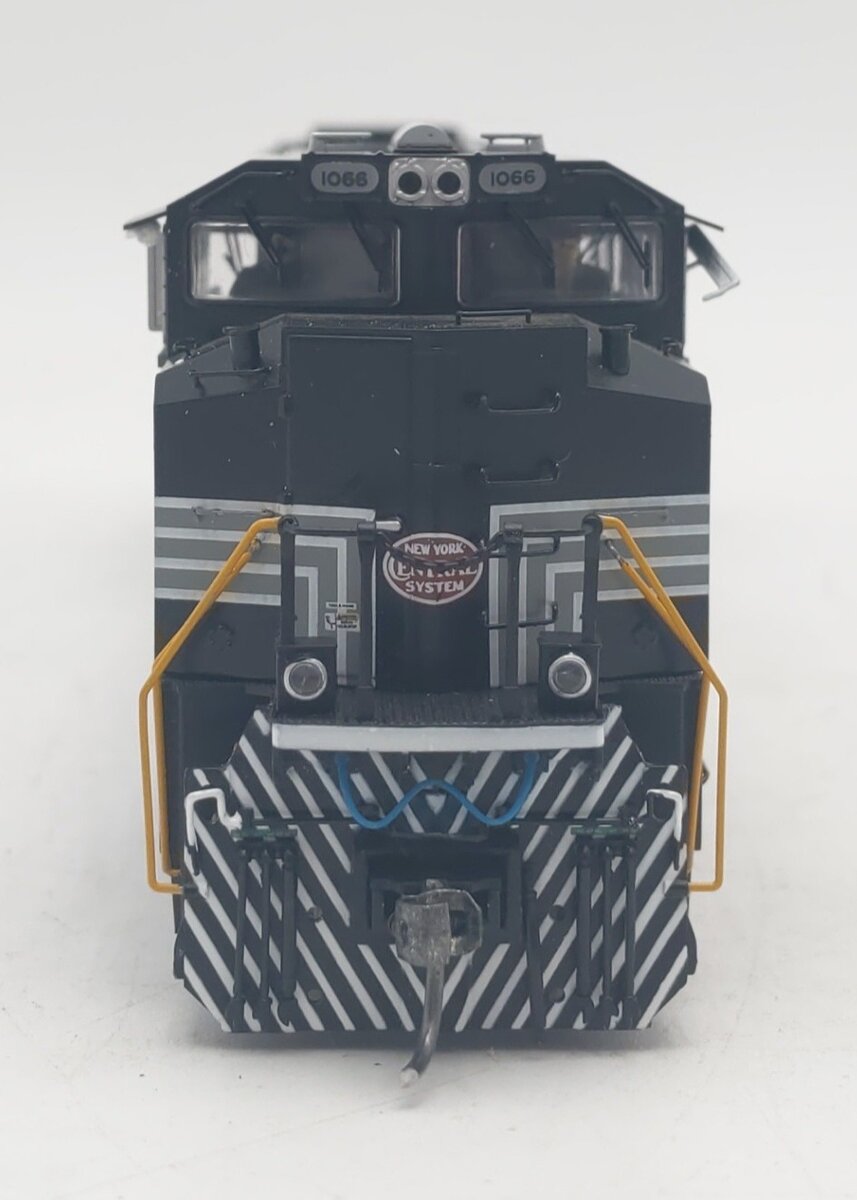 MTH 80-2243-0 HO NYC Diesel Locomotive #1066 EX/Box