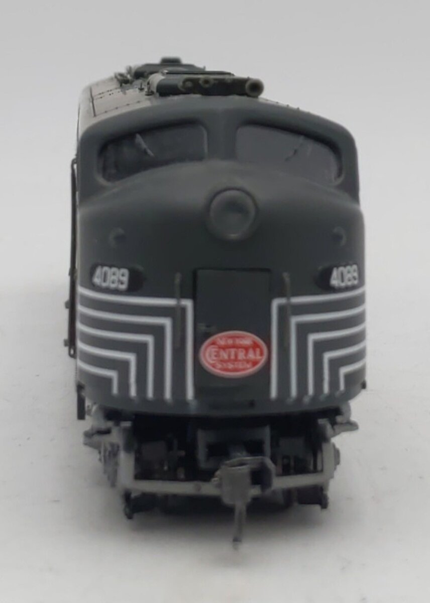 Proto 2000 920-31712 HO Scale NYC E8/9 Powered Diesel Locomotive #4089 VG