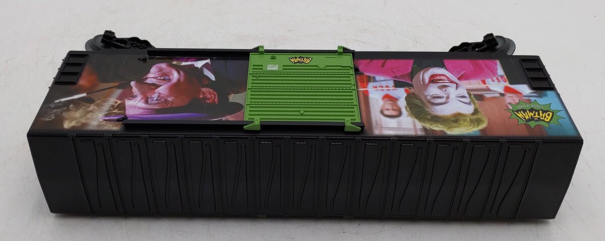 Lionel 1928600 O Gauge Batman Classic Gotham City Villains Hi-Cube Boxcar LN/Box