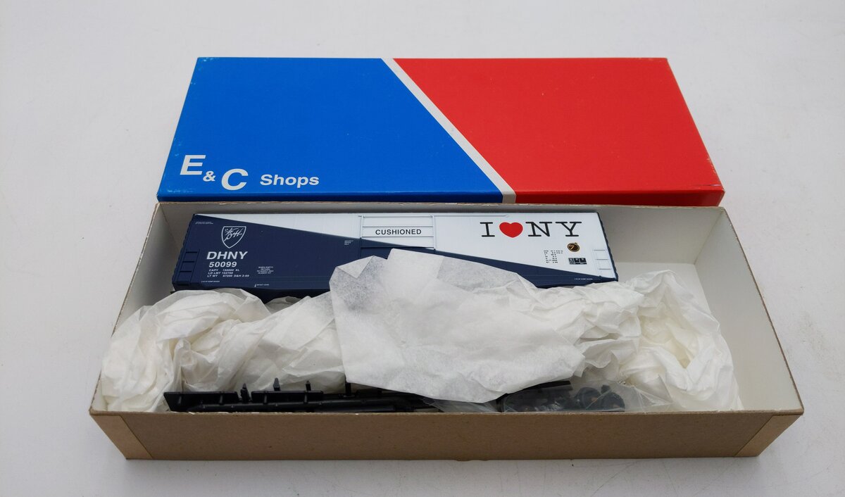 E&C Shops 9006-3 HO 50’ PS-1 Boxcar Delaware & Hudson ‘I Love NY’ # 50099 Kit NIB