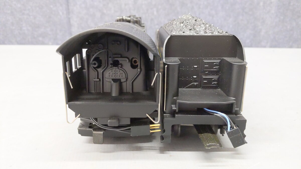 Lionel 6-18006 O Gauge Reading T-1 4-8-4 Steam Locomotive & Tender #2100 EX/Box