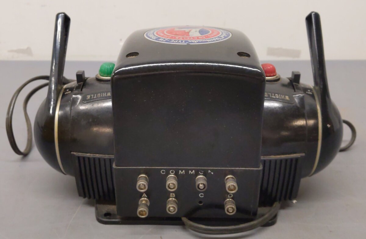 Lionel ZW Vintage O Trainmaster 275 Watt Transformer with Whistle VG/Box