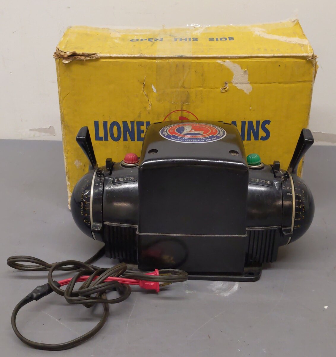 Lionel ZW Vintage O Trainmaster 275 Watt Transformer with Whistle VG/Box