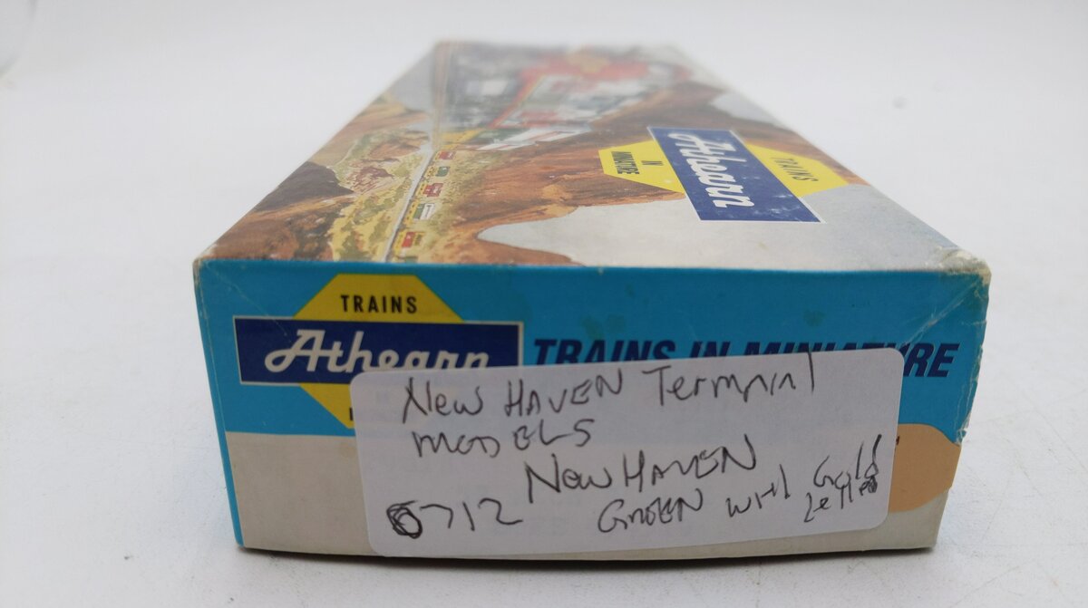 Athearn  HO Scale New Haven Locomotive #0712 EX/Box