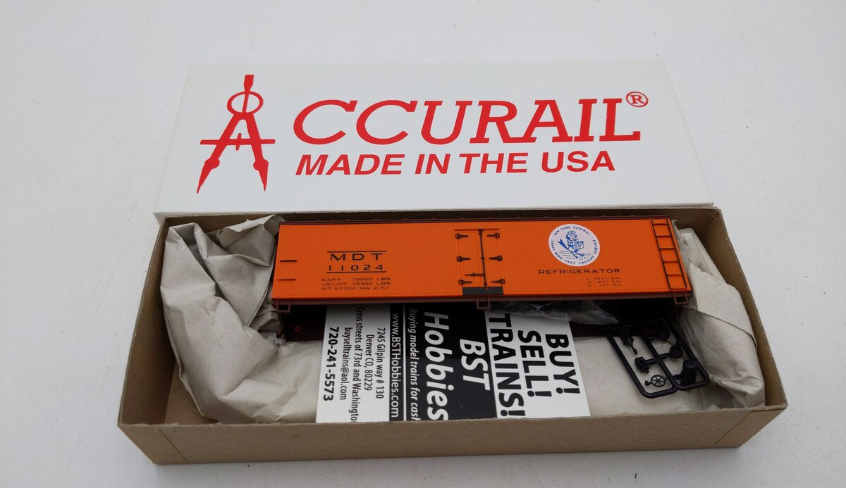 Accurail 3351 HO NYC 40' Wood Reefer NIB