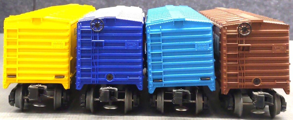 Lionel O Gauge Assorted Boxcars: 9783, 9781, 9782, 9786 [4] VG
