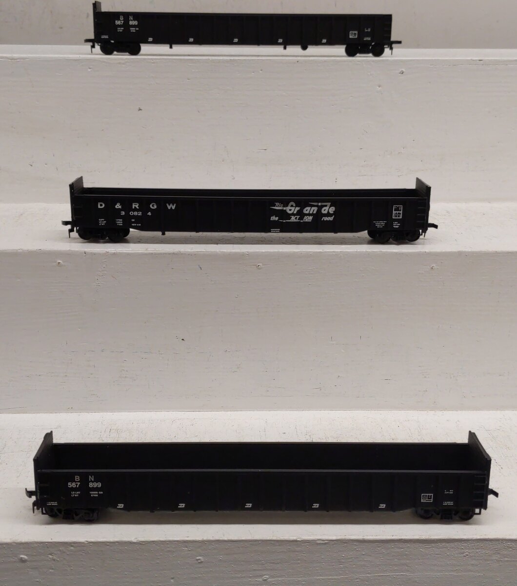 Walthers Assorted HO Scale Gondolas 567899 & 30824 [3] EX