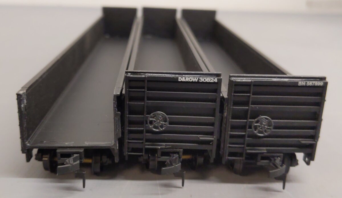 Walthers Assorted HO Scale Gondolas 567899 & 30824 [3] EX