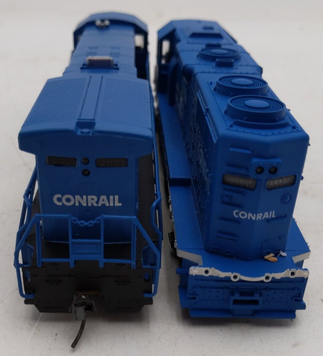 Bachmann & Con-Cor HO Conrail Diesel Locomotives: #7752 & #2001 EX