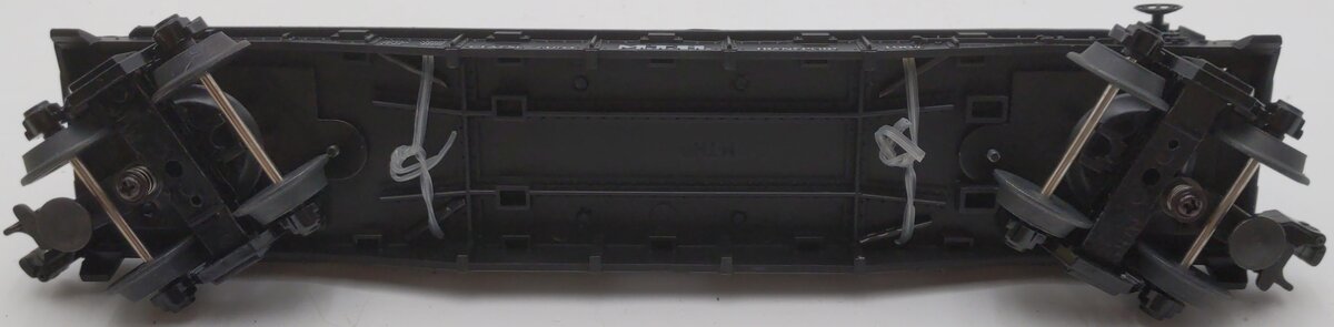 MTH 30-7624 O Gauge Auto Transport Flatcar with 2 Ertl '64 Corvettes #19640 NIB