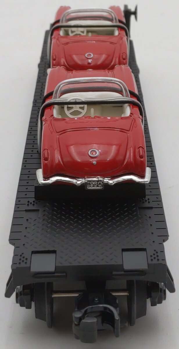 MTH 30-7624 O Gauge Auto Transport Flatcar with 2 Ertl '64 Corvettes #19640 NIB